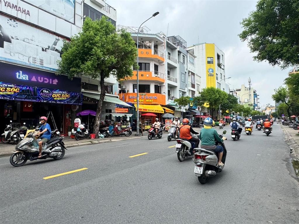 Góc 2 mặt tiền hoàng hoa thám, bình thạnh  hđt 35tr/ tháng  6,8 tỷ tl