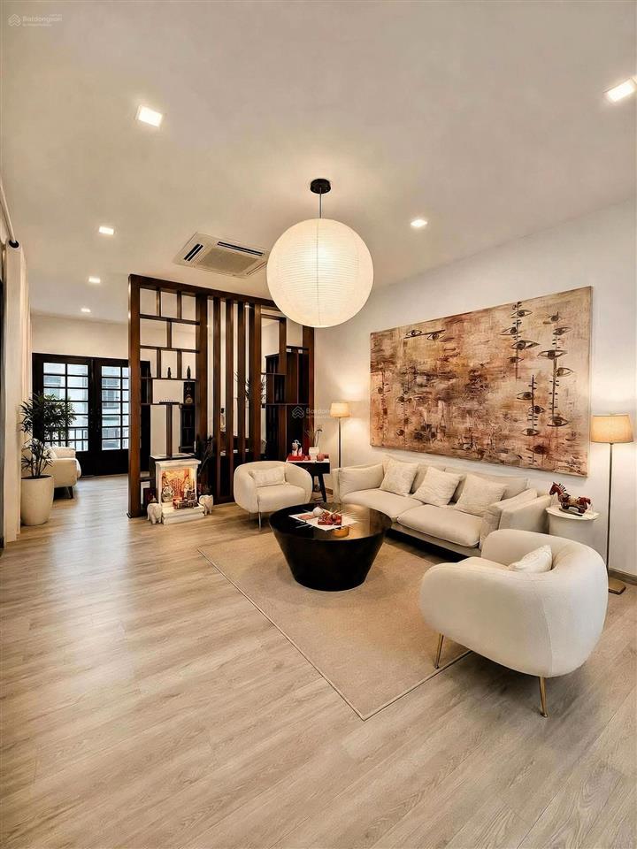 Bán nhà riêng tại cộng hòa, tân bình, 200m2, (10x20m), ra sân bay chỉ 10 phút