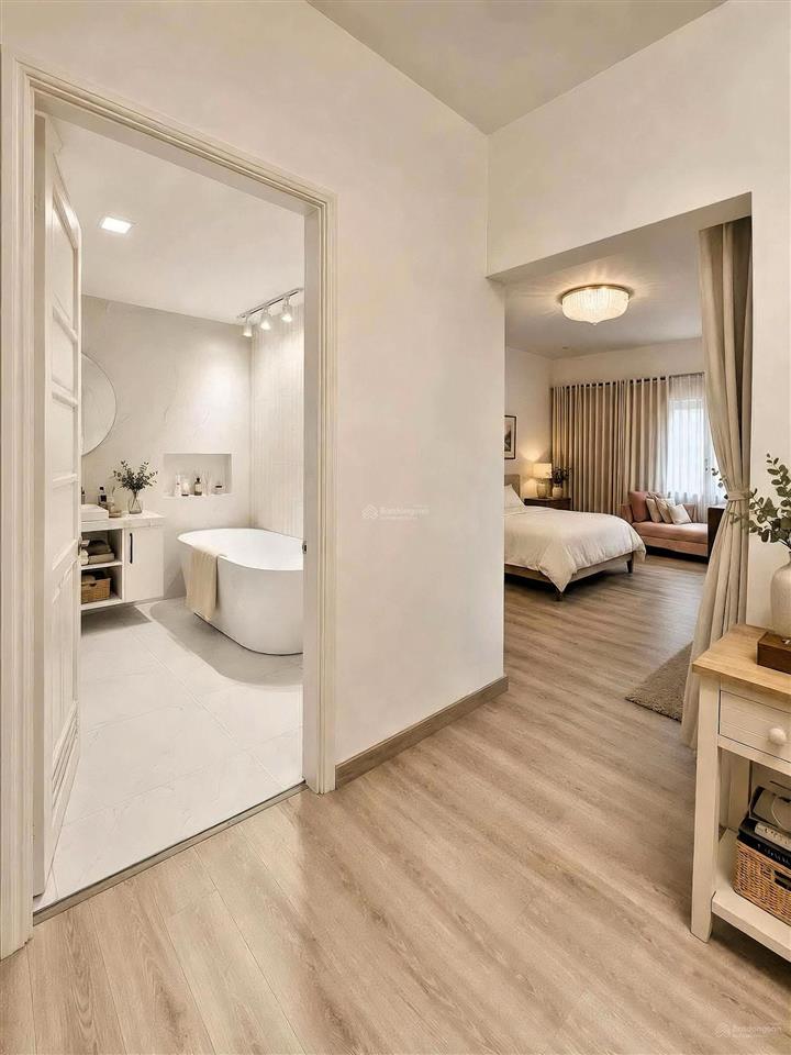 Bán nhà riêng tại cộng hòa, tân bình, 200m2, (10x20m), ra sân bay chỉ 10 phút