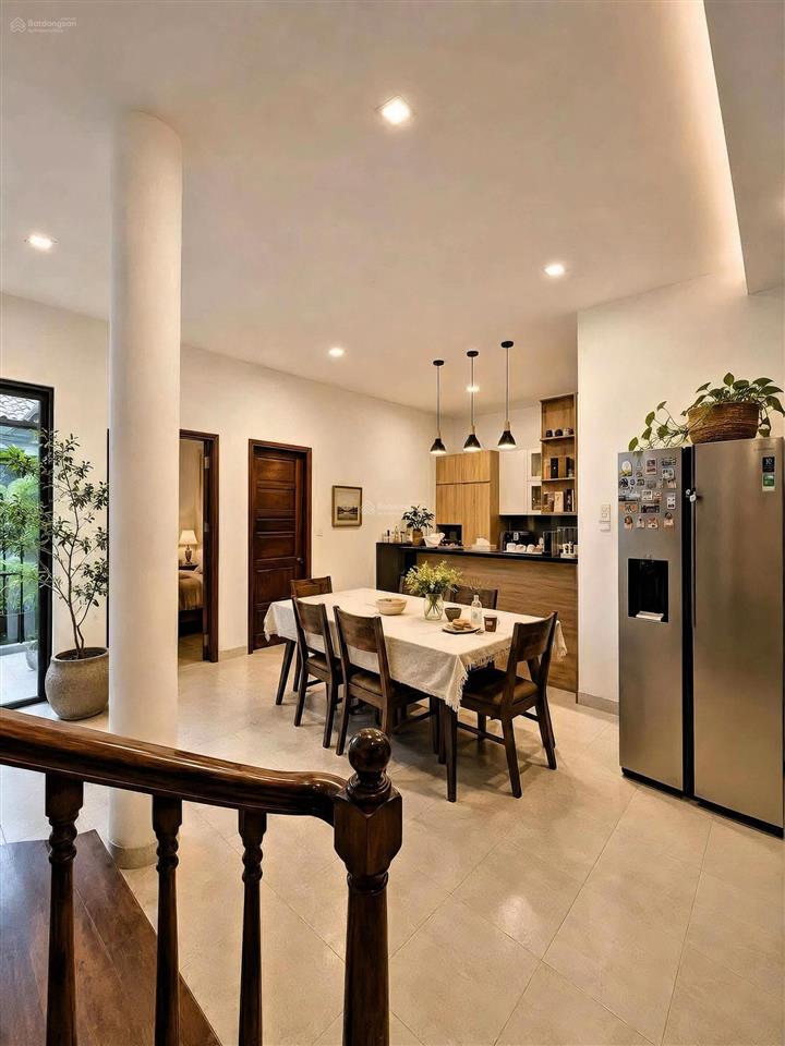 Bán nhà riêng tại cộng hòa, tân bình, 200m2, (10x20m), ra sân bay chỉ 10 phút