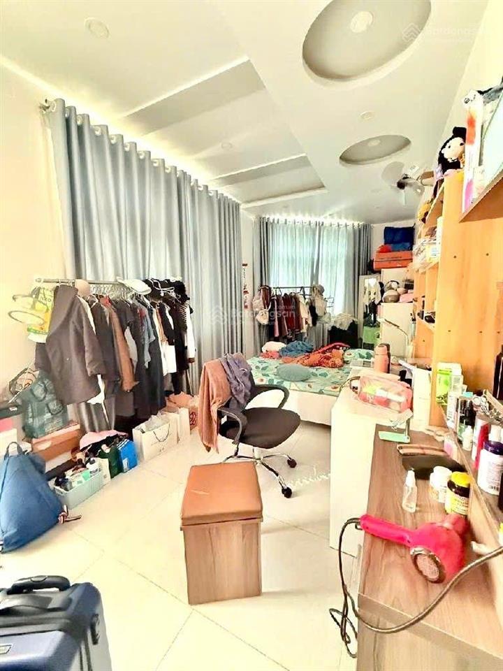 ( quận 7) bán nhà phố lô góc 2 mặt tiền kinh doanh  ngay chợ tân mỹ có thang máy  chỉ 22 tỷ