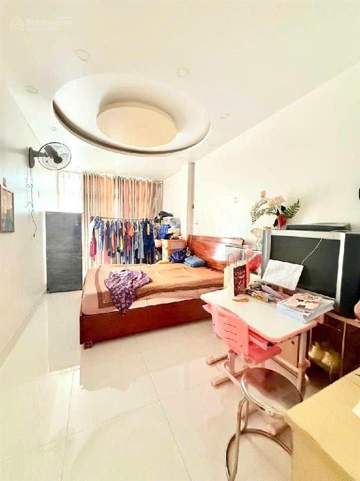 ( quận 7) bán nhà phố lô góc 2 mặt tiền kinh doanh  ngay chợ tân mỹ có thang máy  chỉ 22 tỷ