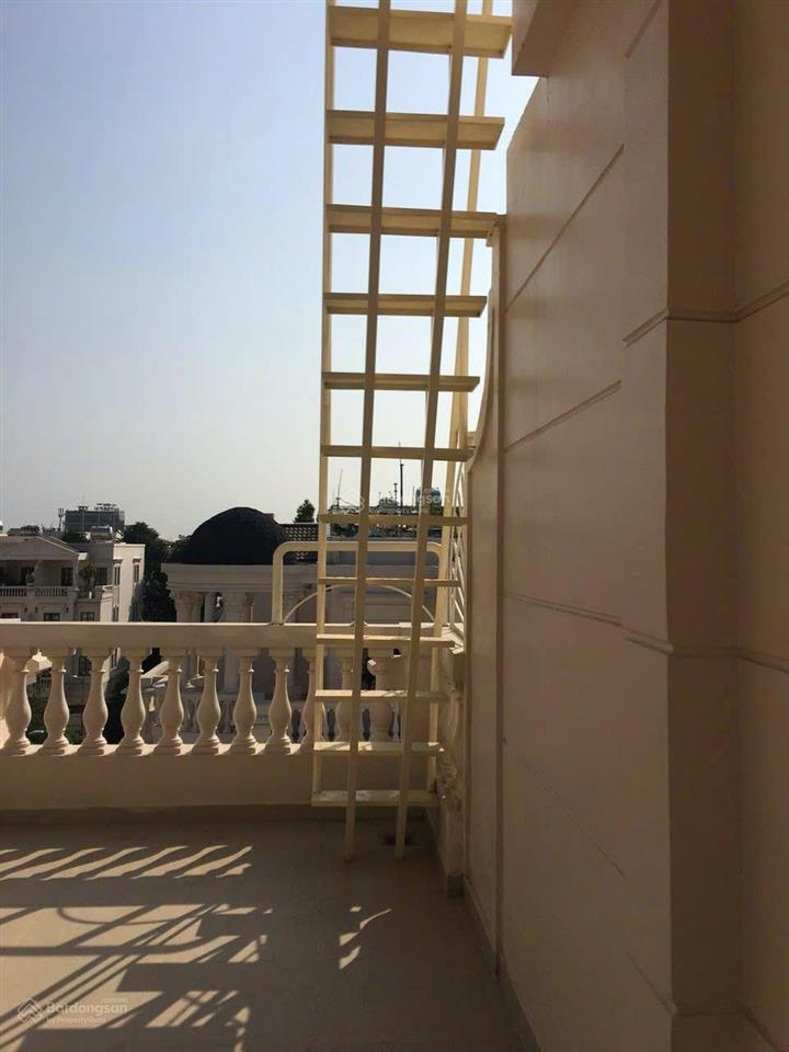 Gia đình cần bán nhanh căn góc cityland park hills  7,2x17