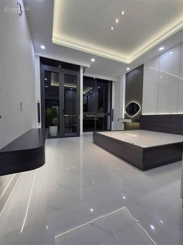 Chủ ngộp giảm mạnh 800 triệu bán nhà lạc long quân, quận 11. 70m2  sẵn cho thuê 23triệu