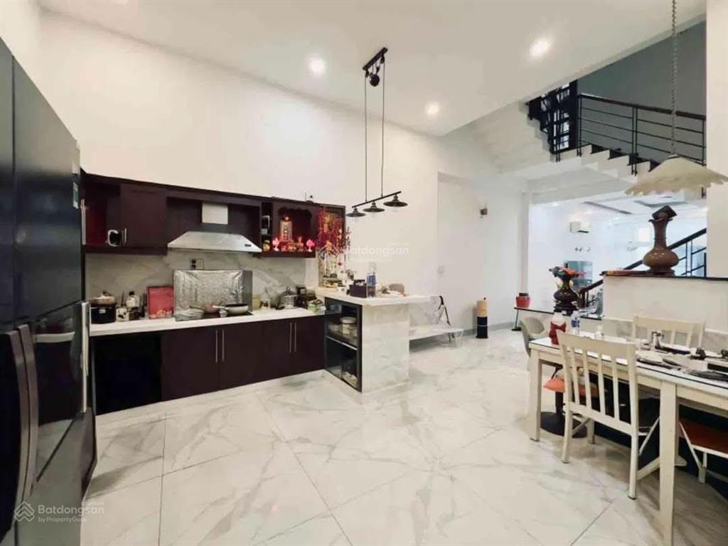 Nhà đẹp sổ sẵn nở hậu 5m đường trường sa, phú nhuận ngay phố ẩm thực phan xích long.giá 8.25tỷ/94m2