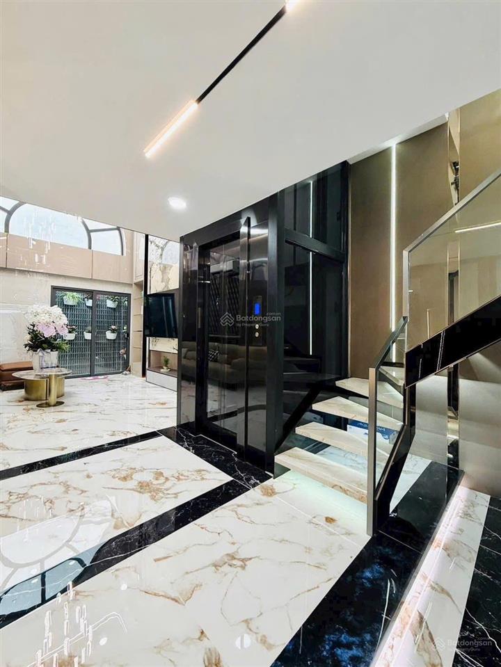 Chủ ngộp vốn bán nhà sẵn thang máy shr  nam kỳ khởi nghĩa, quận 3. giá 6.63tỷ/76m2  cho thuê 30tr