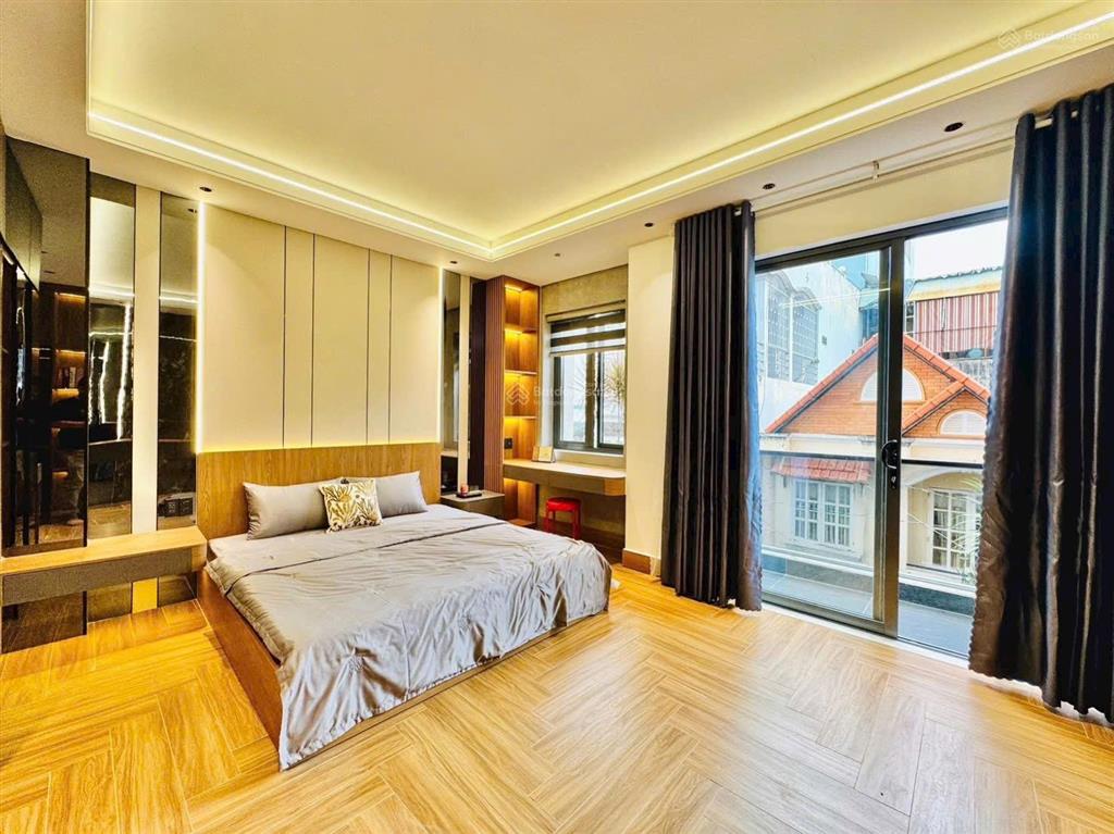 Chủ giảm sâu 600triệu bán gấp nhà hxh có thang máy đường nguyễn thông, quận 3. giá 6.33tỷ/69m2. shr