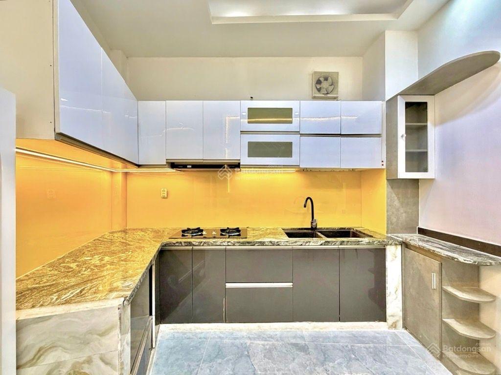 Hẻm thông phan văn trị, p11, bt  30m ra mặt tiền  4 tầng btct 5pn mới đẹp  dt 3.6x10m  6.8 tỷ
