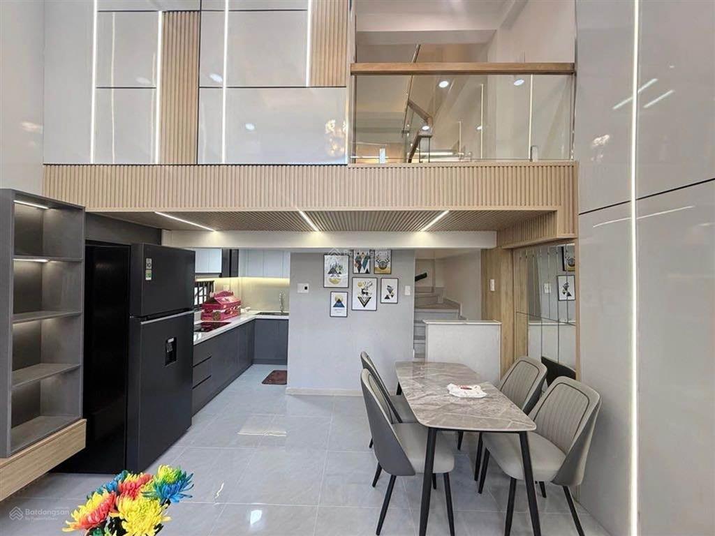 Hxh  cách mt điện biên phủ 30m  32m2 (4x8)  5 tầng  3 pn  6.9 tỷ  full nội thất