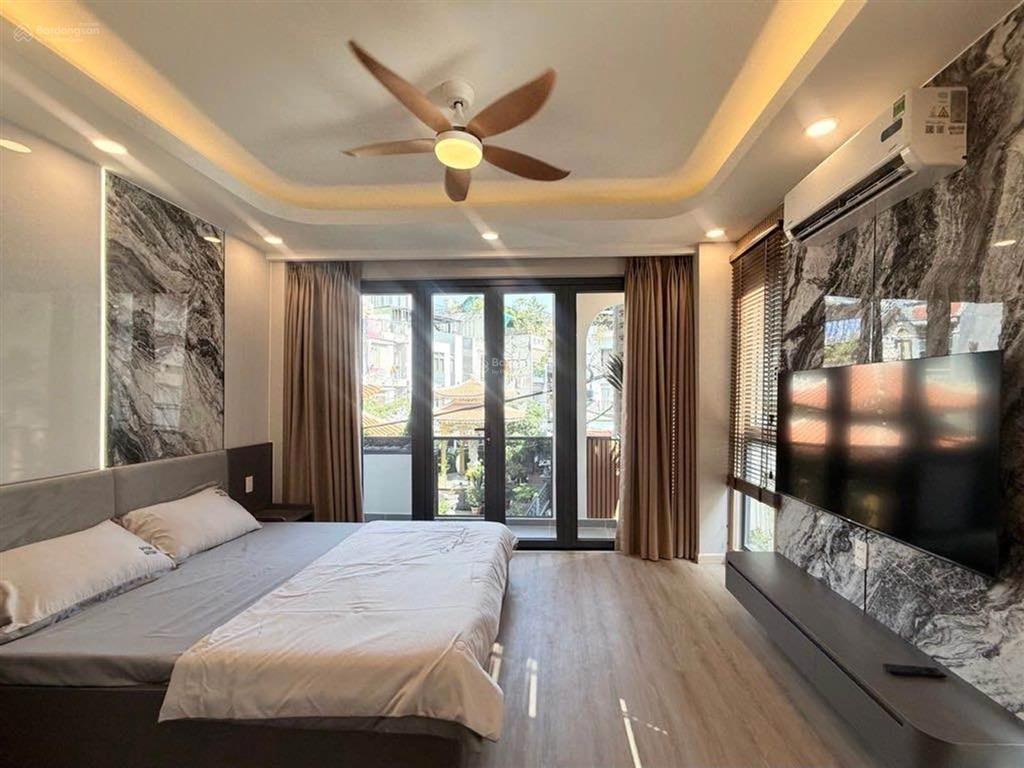 Hxh  cách mt điện biên phủ 30m  32m2 (4x8)  5 tầng  3 pn  6.9 tỷ  full nội thất