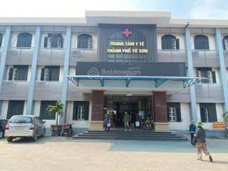 Nhà đẹp gần đường quốc lộ , bệnh biện từ sơn