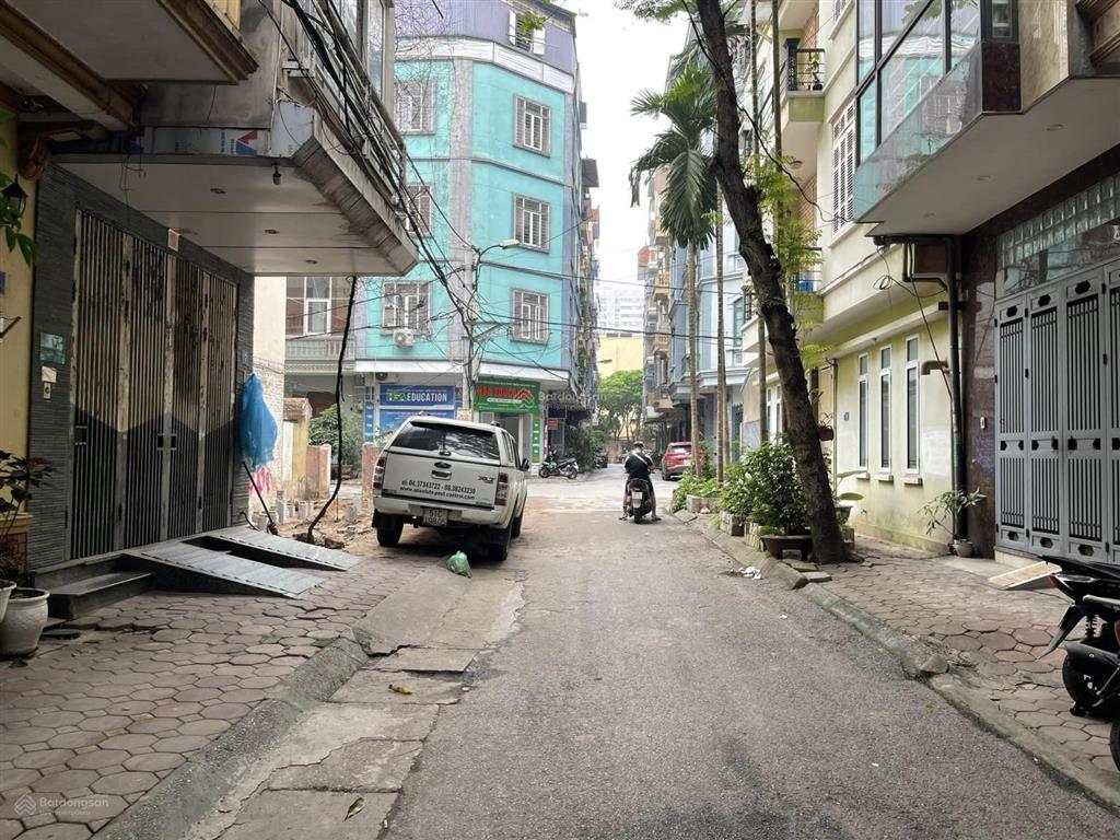 Bán đất ngõ 10 láng hạ 70m, mặt tiền 5m sổ đỏ vuông ô tô đỗ cửa giá 22 tỷ!