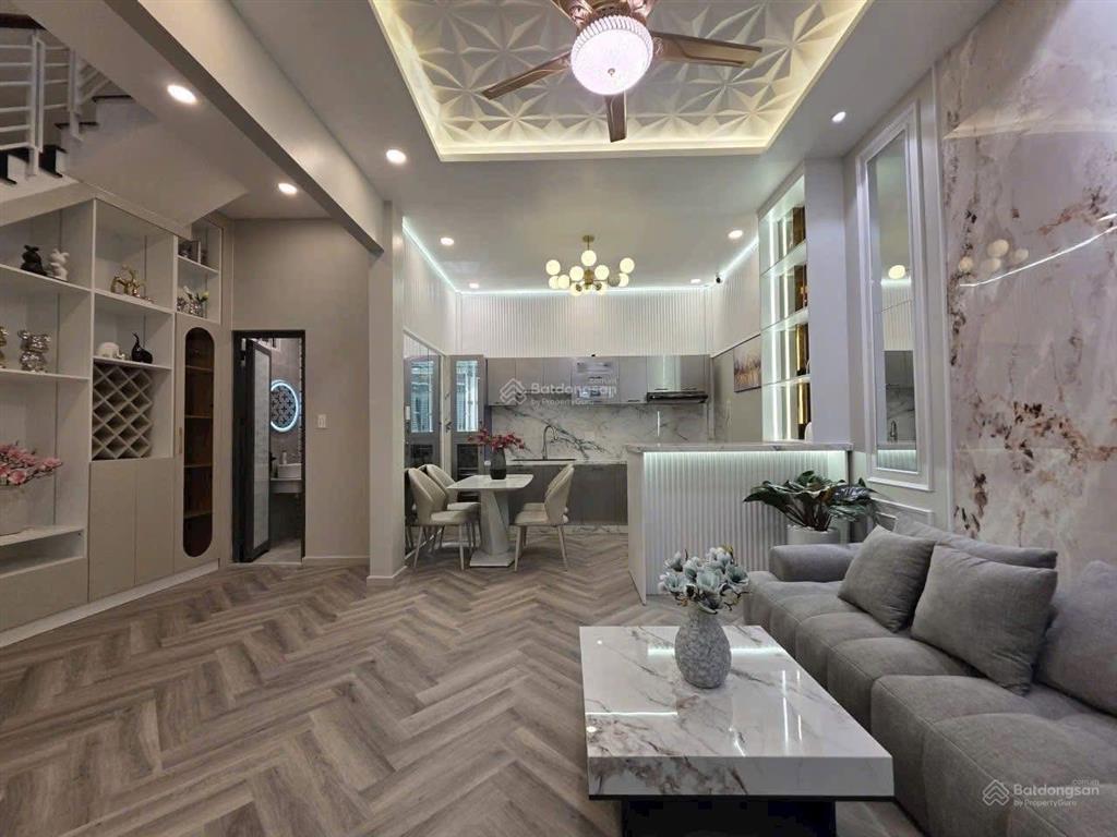 Nhà đẹp  giá mềm ngay khu trung tâm ngô đức kế, bình thạnh. giá chỉ 5 tỷ 580/78m2. sổ hoàn công!!!