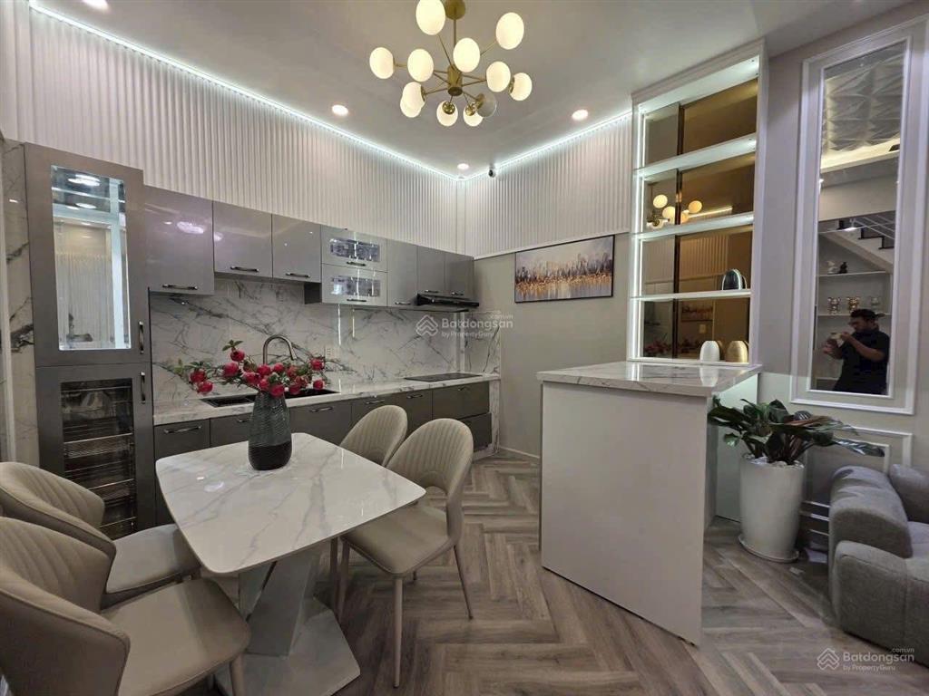 Nhà đẹp  giá mềm ngay khu trung tâm ngô đức kế, bình thạnh. giá chỉ 5 tỷ 580/78m2. sổ hoàn công!!!