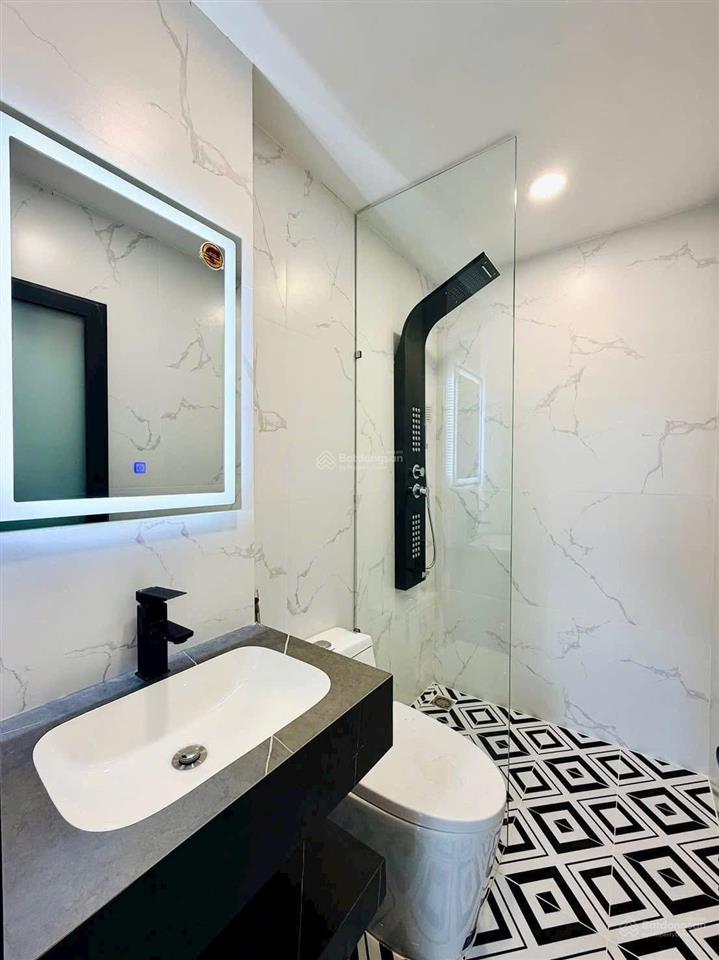 Siêu phẩm nằm ngay trung tâm cho bề ngang 4.2m tại nguyễn thị diệu, quận 3. chỉ 5 tỷ 580/63m2!!
