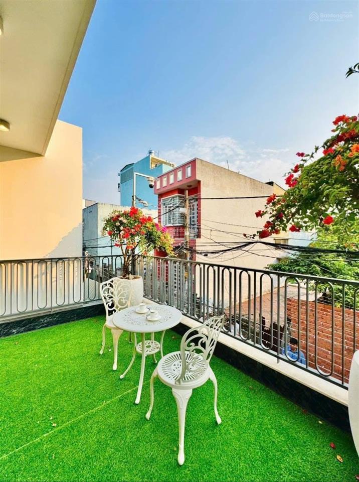 Nằm ngay trung tâm quận mà còn hxh ngay tại lý thái tổ, quận 10 với dt lên đến 63m2 chỉ 5 tỷ 590!