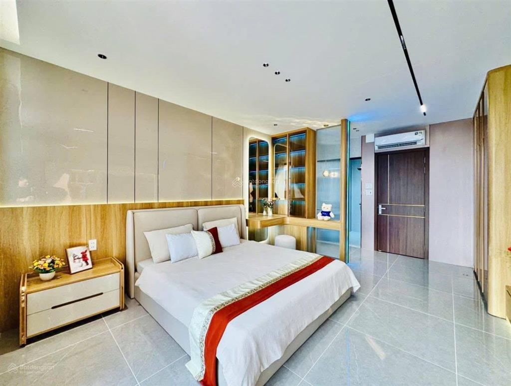 Nằm ngay trung tâm quận mà còn hxh ngay tại lý thái tổ, quận 10 với dt lên đến 63m2 chỉ 5 tỷ 590!