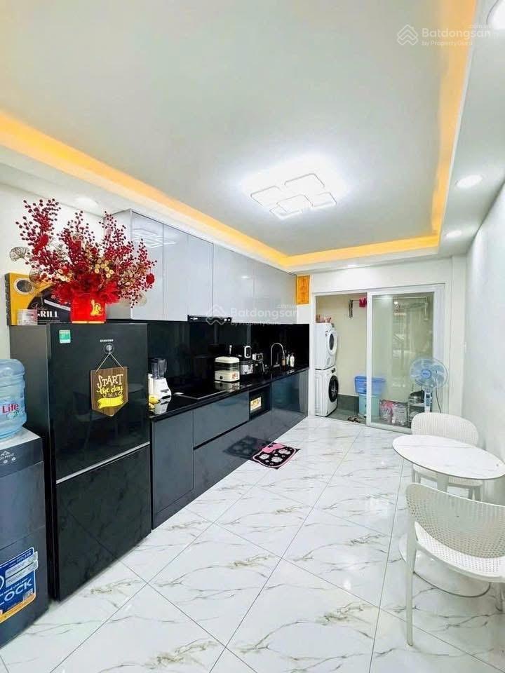 Sốc  nhà phan đình phùng, phú nhuận mà chỉ nhỉnh 4đ cho diện tích đến 60m2, pháp lý chuẩn!