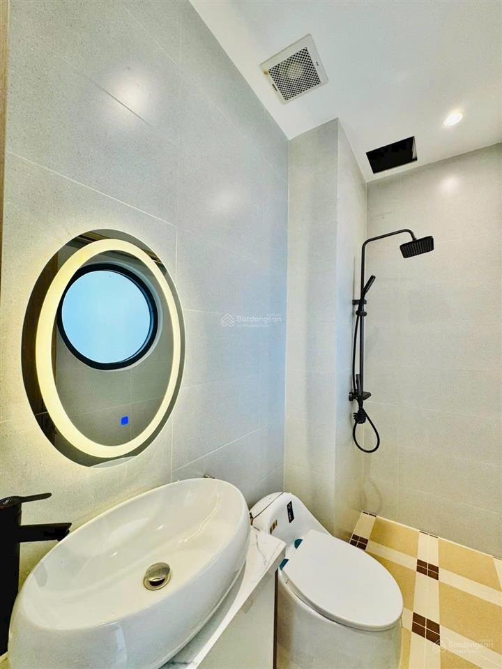 Chỉ hơn 6 đồng sở hữu ngay em nhà ngay trung tâm sài gòn  đề thám, quận 1 với dt 72m2!!!