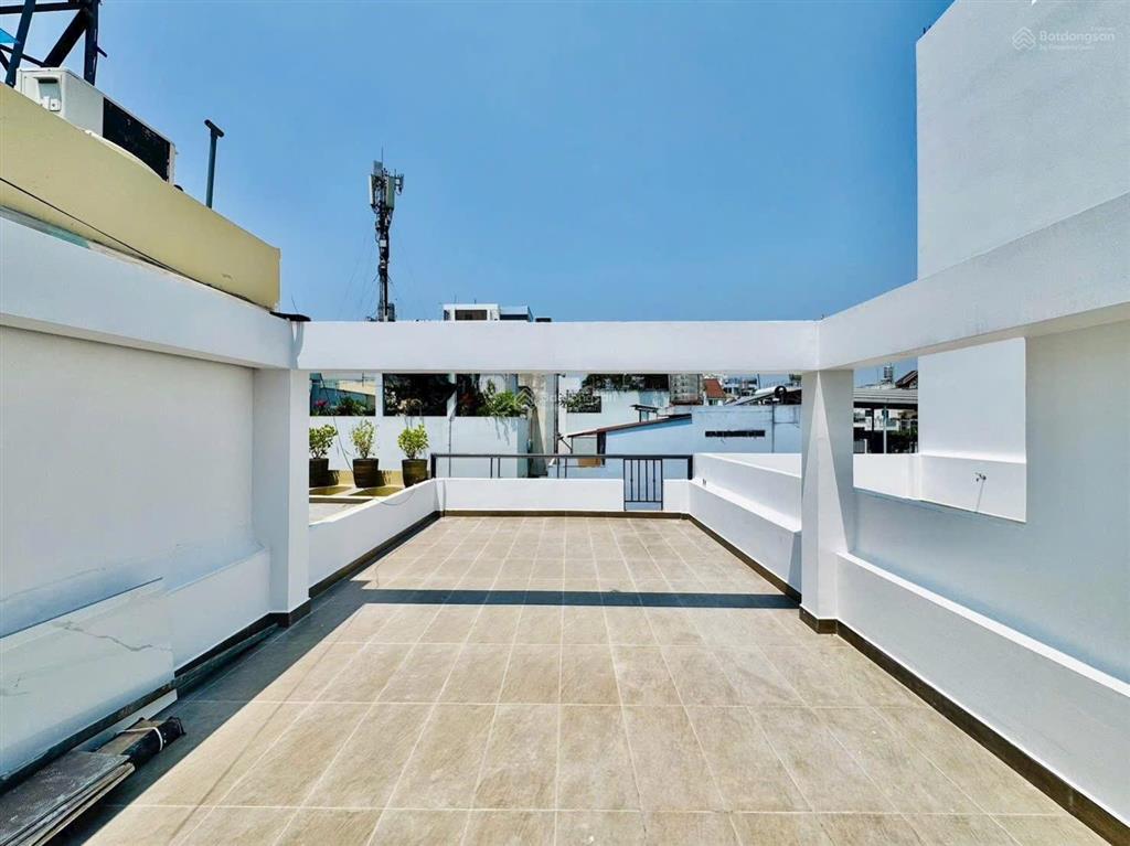 Cách mtđ chỉ 30m  nhà cách mạng tháng 8, quận 10. với dt lên đến 80m2 mà giá chỉ 5 tỷ 860!