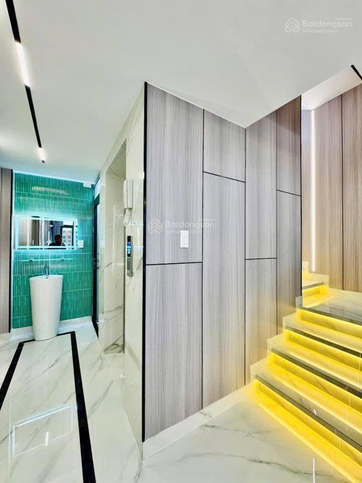 Cách mtđ chỉ 30m  nhà cách mạng tháng 8, quận 10. với dt lên đến 80m2 mà giá chỉ 5 tỷ 860!