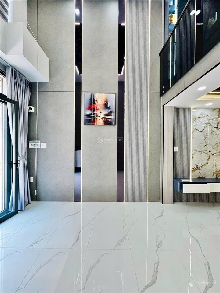 Cách mtđ chỉ 30m  nhà cách mạng tháng 8, quận 10. với dt lên đến 80m2 mà giá chỉ 5 tỷ 860!
