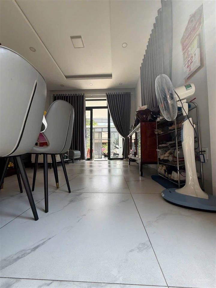Bán nhà mtđ số linh trung  thủ đức, 2 tầng btct mà chỉ 2,89tỷ/75m2. shc 2020!