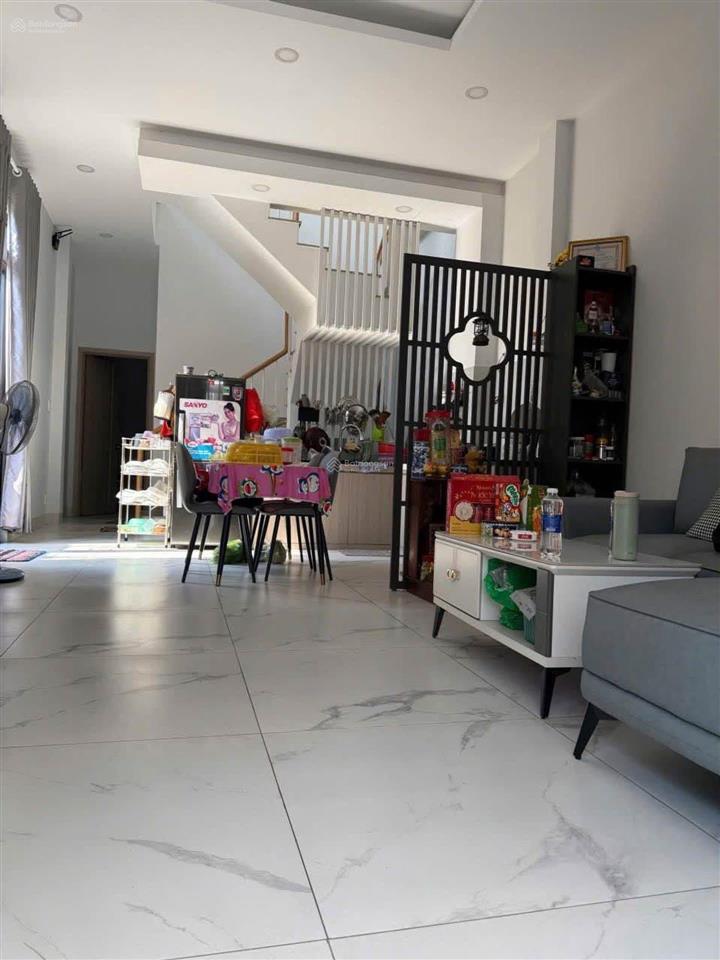 Bán nhà mtđ số linh trung  thủ đức, 2 tầng btct mà chỉ 2,89tỷ/75m2. shc 2020!