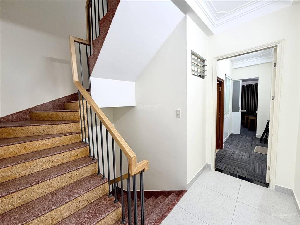 Bán nhà 2 mặt hẻm xe hơi, cách mtđ chỉ 30m tại lê văn sỹ, quận 3 mà giá chỉ 5,08tỷ cho dt đến 48m2!