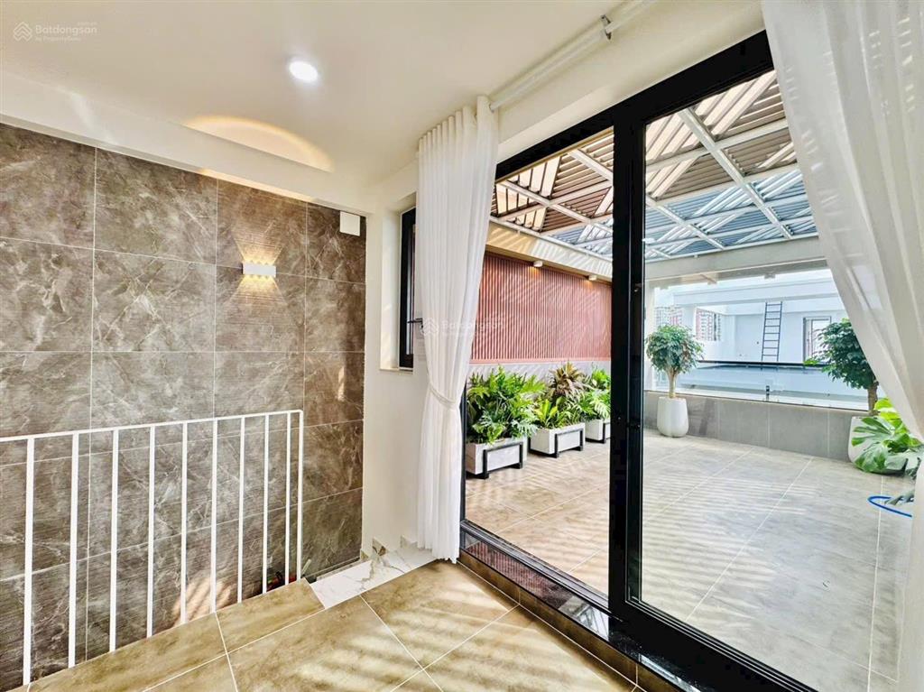Chưa tới 6 tỷ sở hữu ngay nhà vị trí đắc địa với dt 82m2 khu phan xích long, phú nhuận!!