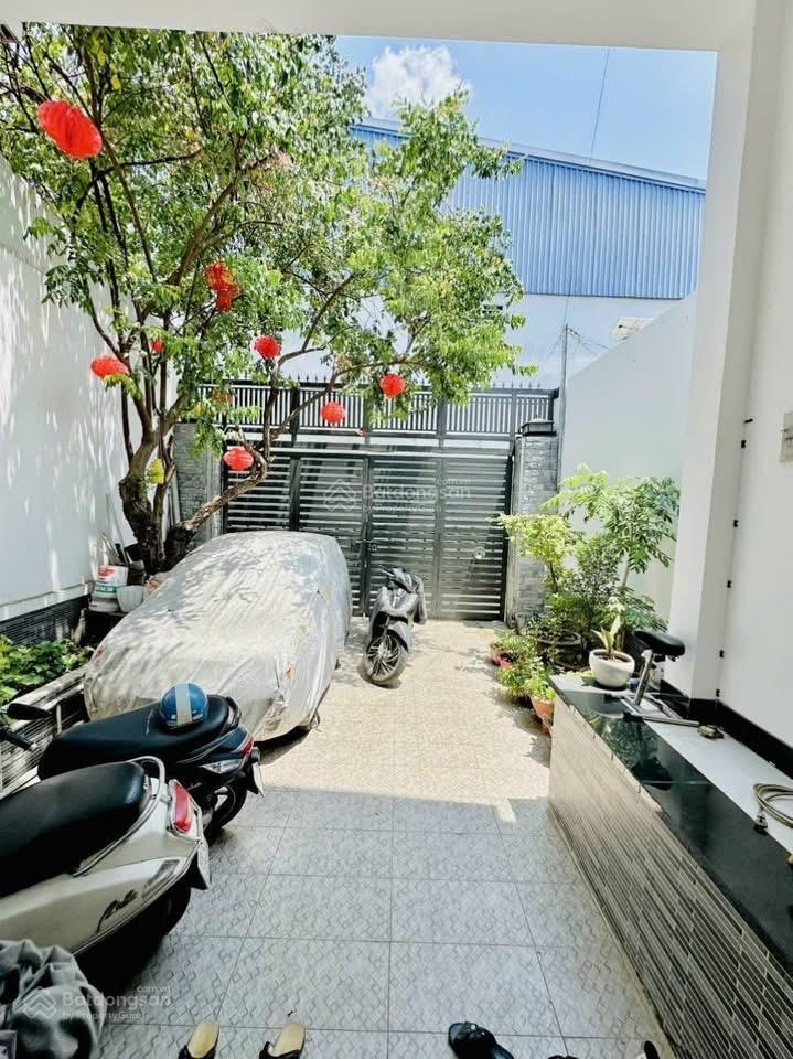 Chỉ 4 tỷ 550 sở hữu ngay nhà phố 126m2 tại kinh dương vương, bình tân. sổ sẵn, công chứng ngay!
