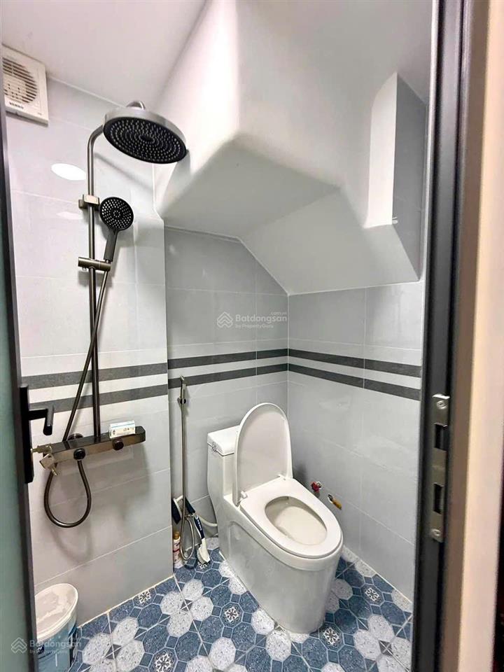 Với bề ngang hiếm 6m nằm ngay trung tâm quận 10  đường nguyễn tiểu la mà giá chỉ 6,18 tỷ/108m2!!