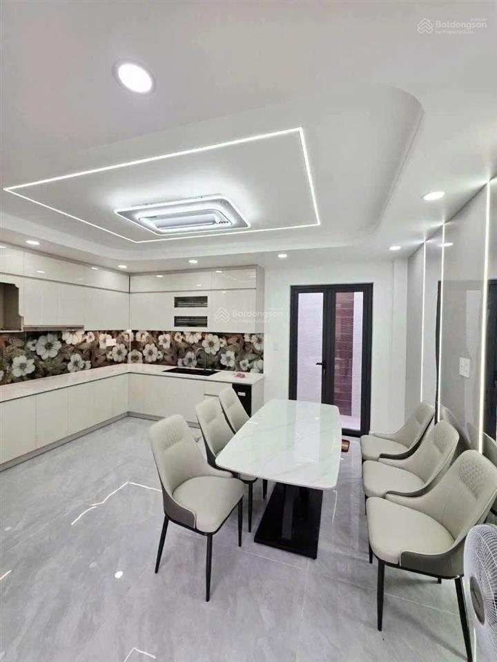 Bán nhà lê văn sỹ, quận 3  cách đh sư phạm cs2 chỉ vài phút mà giá chỉ 7 tỷ 780/69m2, shc!!!
