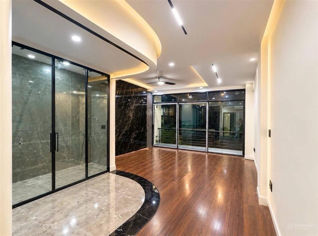 Cơ hội sở hữu nhà nằm ngay trung tâm quận 3  bán nhà nguyễn thị minh khai. chỉ 6 tỷ 650/100m2!