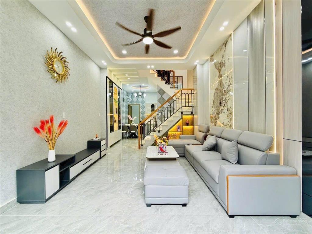 Bán nhà 2 tầng lầu ngay hoà hảo, p5, quận 10. kdc đồng bộ chỉ với 5 tỷ 550/ 81m2, sang tên ngay!