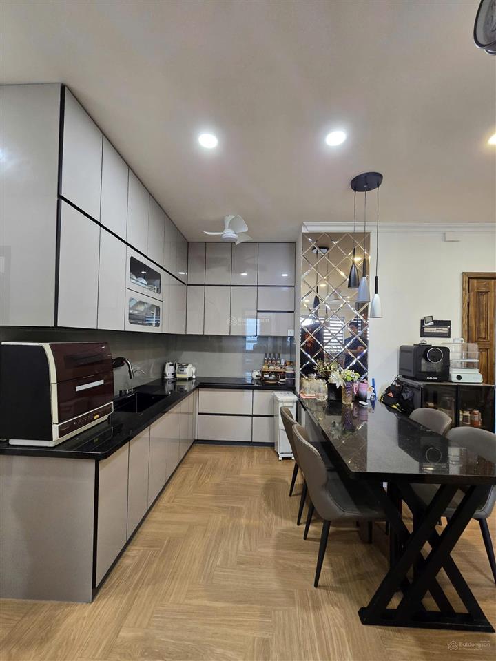 Căn góc  nt siêu đẹp tâm huyết  mới chủ bán gấp 4,8 tỷ ( 102% gồm sổ )  ngay mall cực tiện