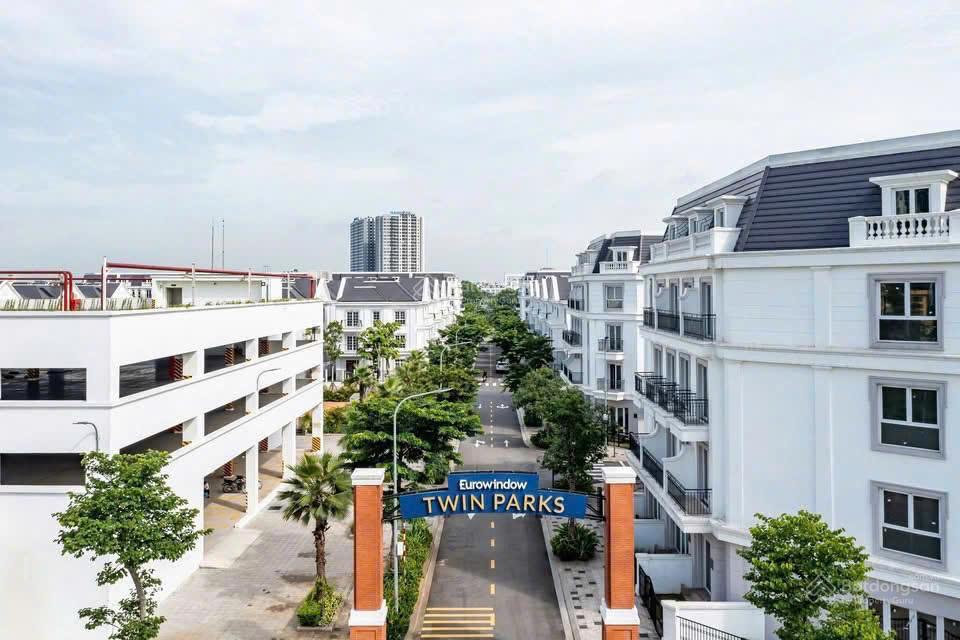 Chính chủ bán căn liền kề 75m2 xây 5 tầng dãy osaka đã có sổ hồng