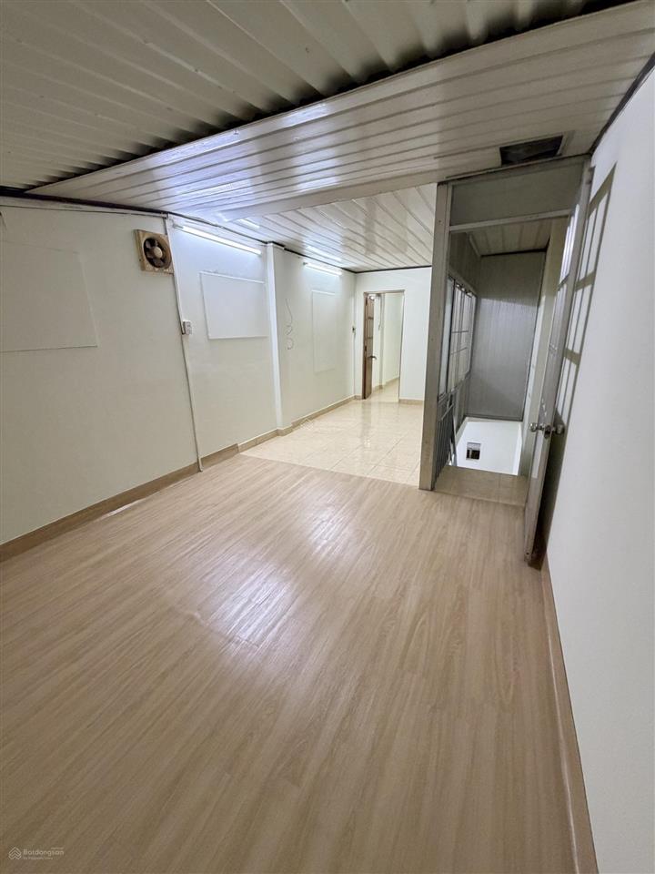 Cho thuê nhà riêng số 32/39, bùi đình túy, giá 15 triệu/tháng, 90m2, 2pn, 2wc, có chỗ đậu xe hơi