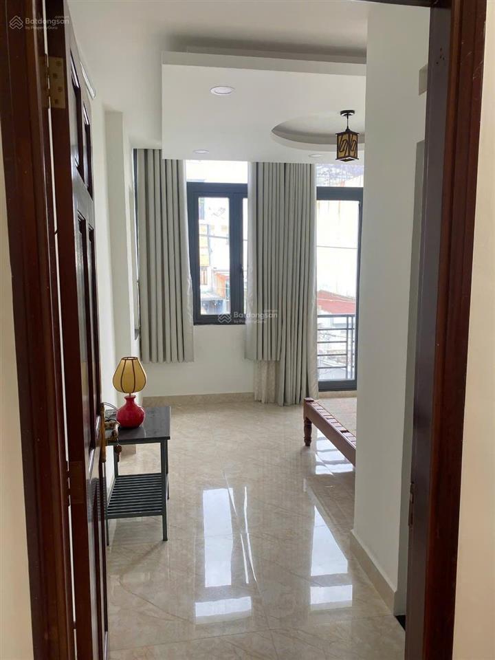 Mặt tiền thống nhất, p.10  4m x 18m, 3 tấm, đct 30 triệu/ tháng  giá 11.5 tỷ