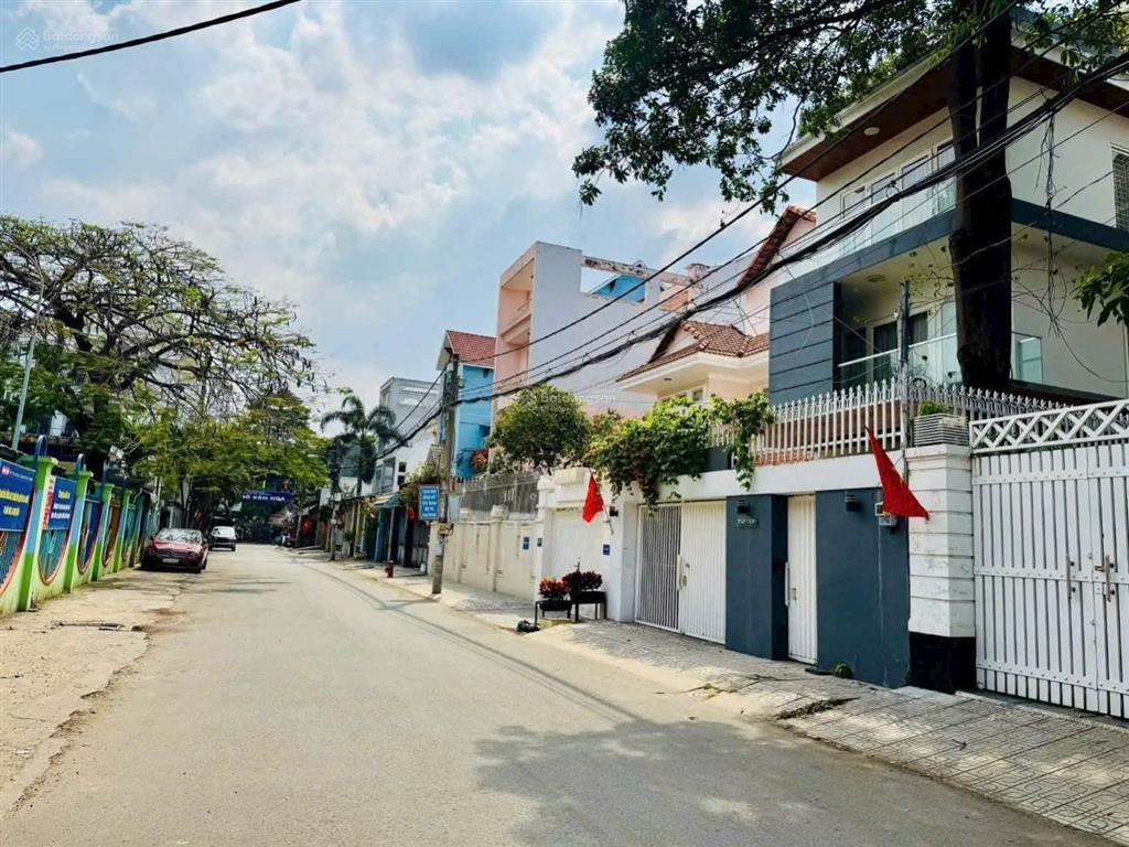 Bán nhà hẻm xe tải 12m thông khu biệt thự làng hoa, p.9  5m x 17m, 6 tầng, đct 40 triệu/tháng