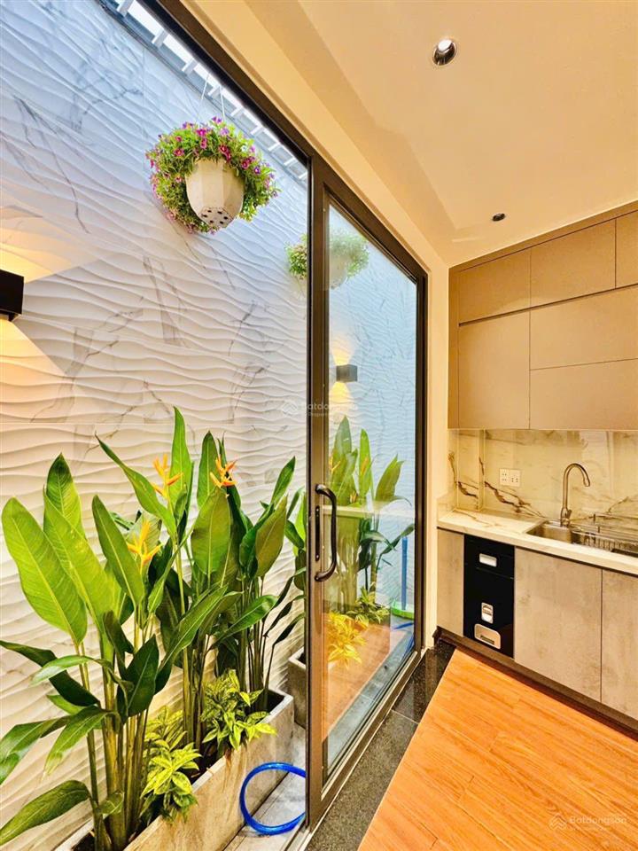 Chỉ 5.7 tỷ có ngay nhà mới 3 tầng cạnh emart 4pn full nội thất