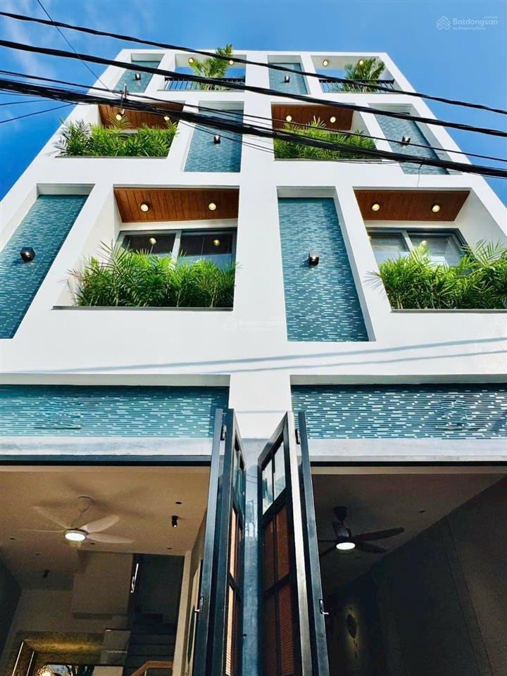 Chỉ 5.7 tỷ có ngay nhà mới 3 tầng cạnh emart 4pn full nội thất