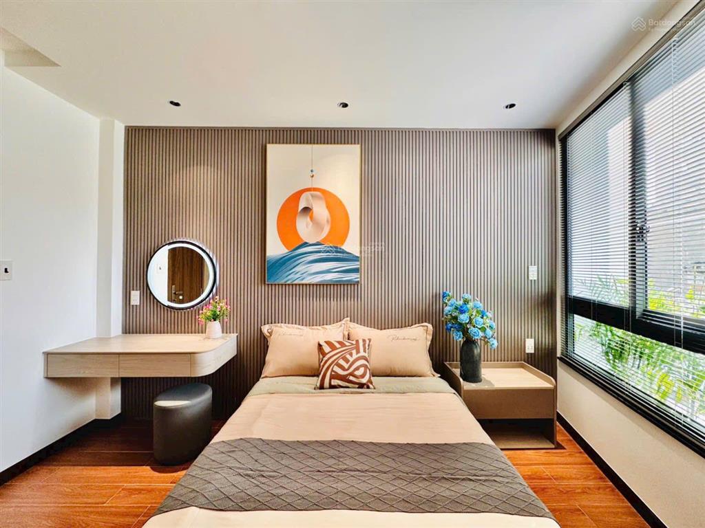 Chỉ 5.7 tỷ có ngay nhà mới 3 tầng cạnh emart 4pn full nội thất