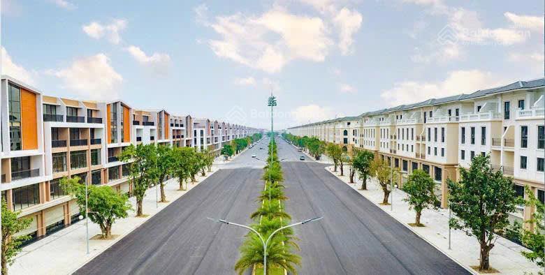 Bán căn shop đại lộ bốn mùa 110m2 trục chính 51m, có hỗ trợ vay 18 tháng