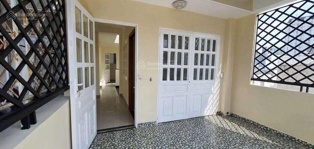 Cho thuê nhà đường nguyễn trãi trung tâm q.1 giá tốt 6pn chỉ 26tr hiếm trong tầm giá