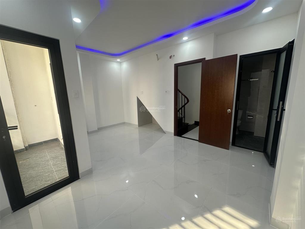 Cho thuê nhà mới xây hx tải đường điện biên phủ q. bình thạnh dtsd 144m2 nhà 4 tầng giá 20triệu