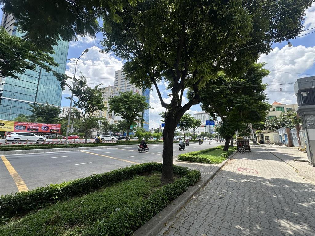 Cho thuê nhà mặt tiền mới đường điện biên phủ, p. 17, bình thạnh  nhà 2 tầng giá chỉ 11 triệu