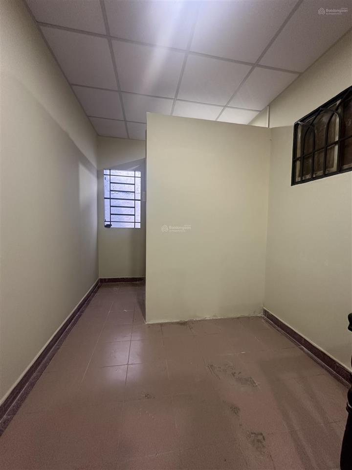Cho thuê nhà mặt tiền mới đường điện biên phủ, p. 17, bình thạnh  nhà 2 tầng giá chỉ 11 triệu