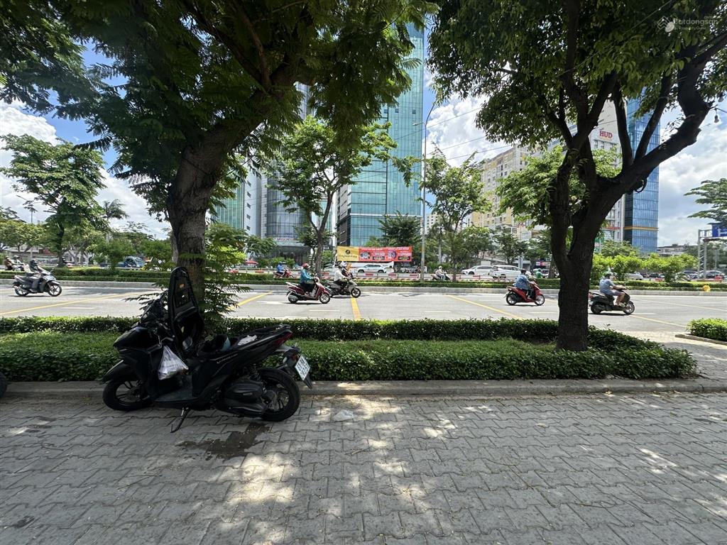 Cho thuê nhà mặt tiền mới đường điện biên phủ, p. 17, bình thạnh  nhà 2 tầng giá chỉ 11 triệu