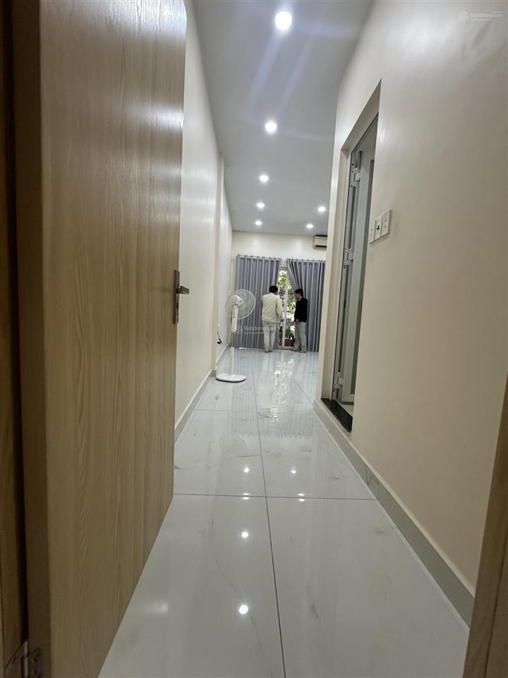 Cho thuê nhà mới đẹp mặt tiền đường a4, p. 12, quận tân bình nhà 3 tầng dt 206m2 giá 35tr/ tháng